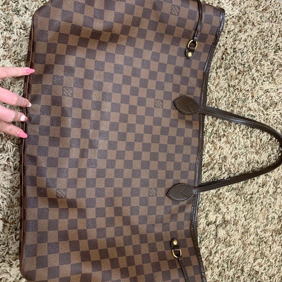 Louis Vuitton Neverfull - Picture 6 of 7